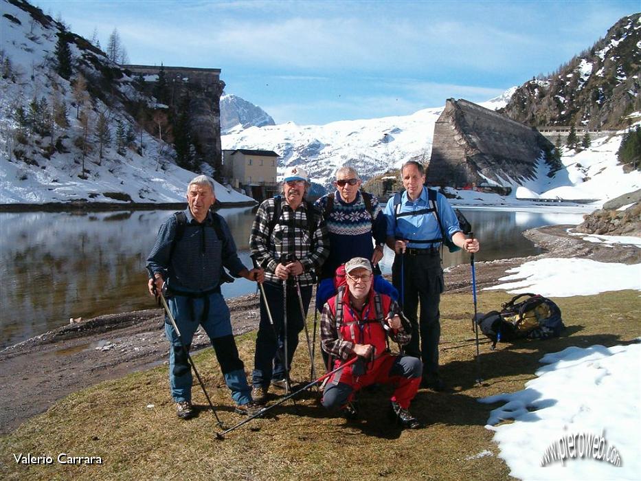 8° Foto di gruppo alla Diga.jpg